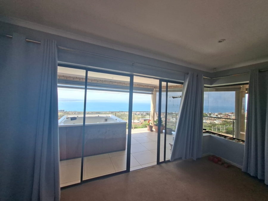 6 Bedroom Property for Sale in Da Nova Western Cape